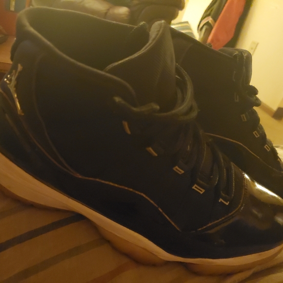 Jordan 11s - Picture 2 of 3